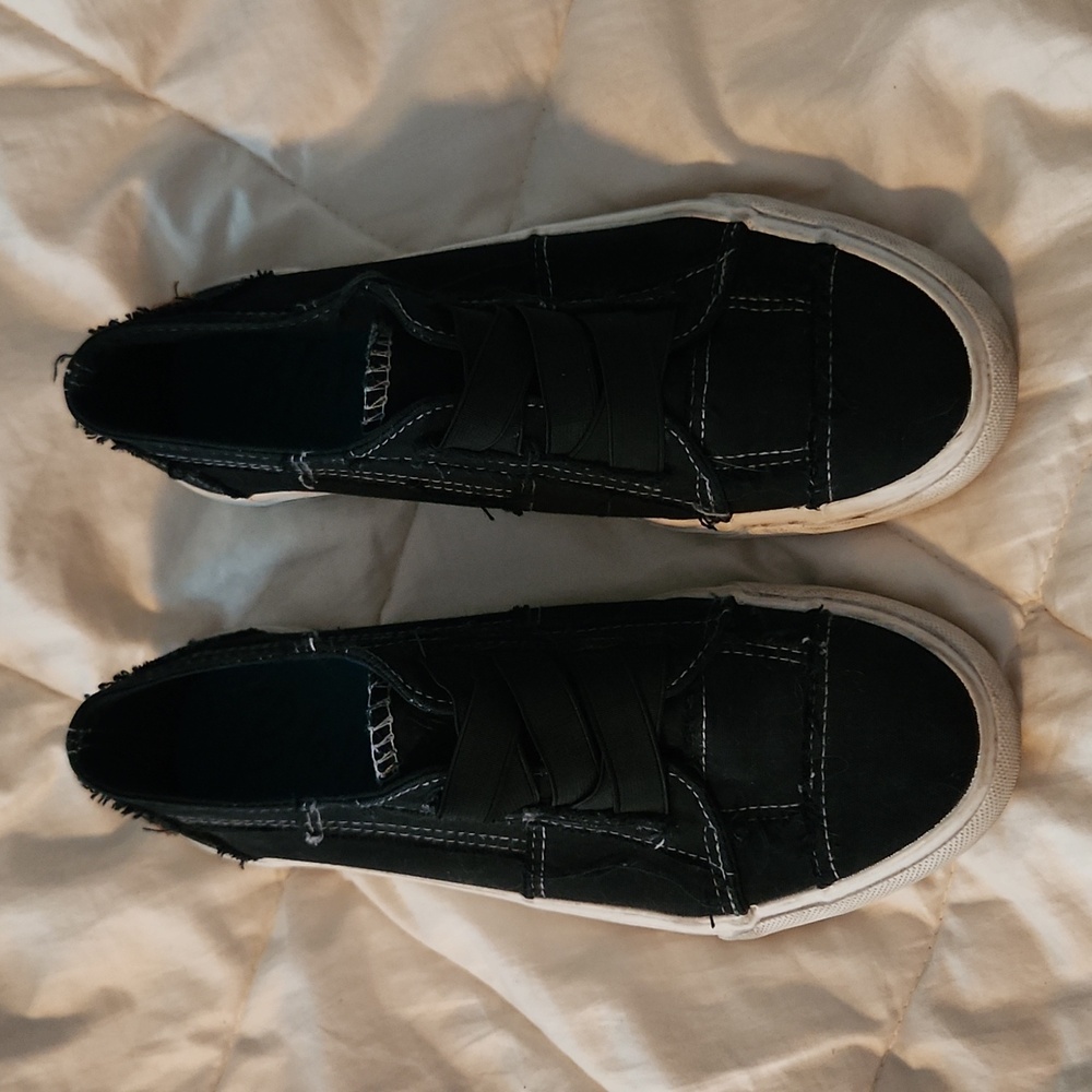 Black Blowfish canvas slip on shoes size 7.5
